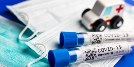 Denní nárůst případů covidu dál klesá