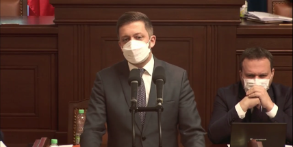 Policie ochrání rodiny poslanců podporujících pandemickou novelu