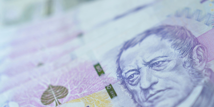 Penze se od června kvůli inflaci mimořádně zvýší, nařízení schválila vláda