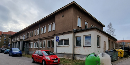 Příbram chce od kraje získat bývalou druhou polikliniku, za budovu nabízí hornický domeček