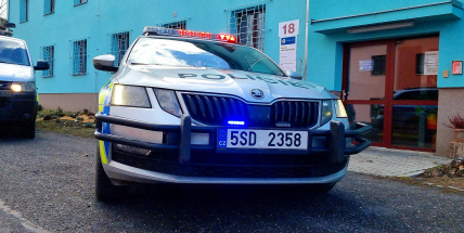 Policie uctila oběti trestných činů tichem a majáky