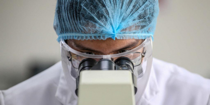 V úterý v ČR přibylo 11.631 případů covidu, šíření nákazy dál zpomaluje