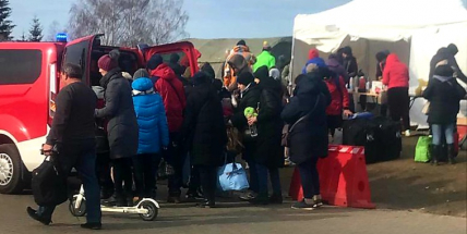 Kvůli pomoci uprchlíkům bude platit nouzový stav, přišlo zatím 20.000 lidí
