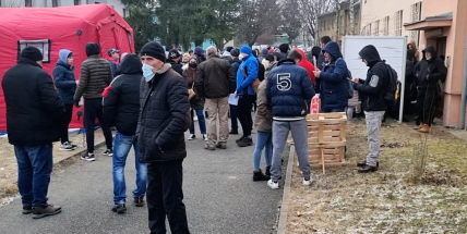 Na cizinecké policii v Příbrami čekají na registraci další stovky ukrajinských běženců