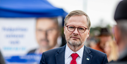 Fiala: Česko nápor uprchlíků zatím zvládá, ale musí řešit, co dál