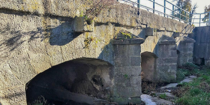 V Dobříši začnou přípravné práce na stavbu mostního provizoria v Pražské ulici