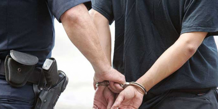 Policie navrhla obžalovat střelce stíhaného za vraždu ženy na úřadu práce
