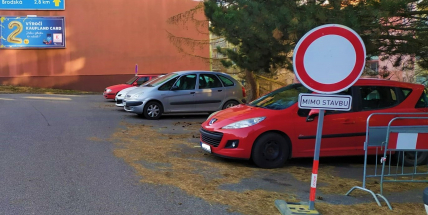 Část parkoviště v Milínské ulici bude sloužit pro potřeby stavby