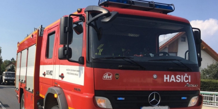 ČR pošle ukrajinským hasičům dva žebříky, čtyři plošiny, obleky a přilby