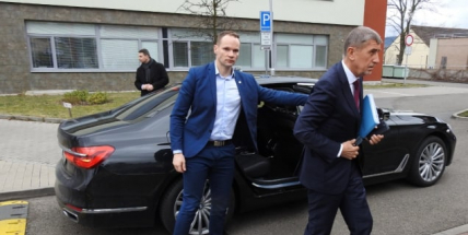 Babiše po týdnu propustili z IKEM, čekají ho další vyšetření