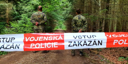 Za smrtelný výbuch v Brdech viní Vojenská policie pyrotechnika