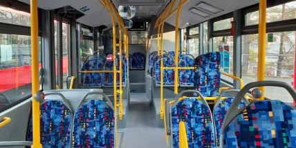 Studenti a senioři si ode dneška za dopravu připlatí, slevy jsou nižší