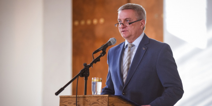 Mynář obvinil novináře z honu na rodinu. Nikdy se neskloním, řekl v emotivním videu