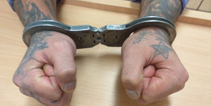 Společný projekt policie a příbramské věznice varuje školáky před drogami