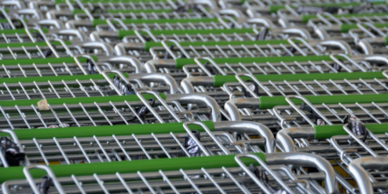 Na Velký pátek budou obchody otevřené, lidé si nenakoupí na Velikonoční pondělí