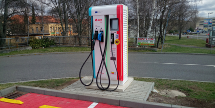 Auto v Příbrami nově dobijete v Seifertově ulici, Penny tu má další dobíjecí bod