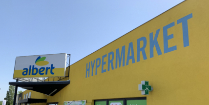 Velké obchody budou přes nouzový stav na svátek 8. května většinou zavřené