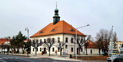 Dobříš investuje do opravy šaten na zimním stadionu