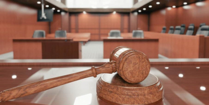 Policisté navrhli obžalovat soudce kvůli pokusu o sexuální nátlak na nezletilou