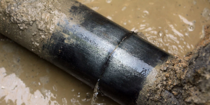 Vodohospodáři lokalizují nově vzniklou havárii na vodovodním řadu mezi Hvězdičkou a nemocnicí