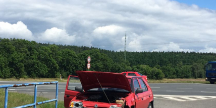 Pozor u Evropské, havarovalo zde několik aut