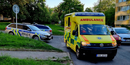 Záchranáři vyjížděli na příbramskou ubytovnu k sebevrahovi, muž pouze přelézal balkony