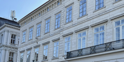 Oprava budovy Rudných dolů v Příbrami se komplikuje, památkáři mají výhrady