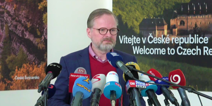 Vláda schválila návrh zákona o vyplacení příspěvku 5000 Kč na dítě do 18 let