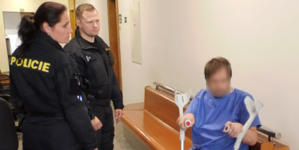 Video: Soud uvalil vazbu na muže, který vyhrožoval otci zabitím