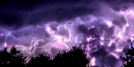 Na Příbramsku hrozí v noci na sobotu silné bouřky