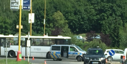 Doprava v Příbrami kolabuje kvůli něhodě u Obory