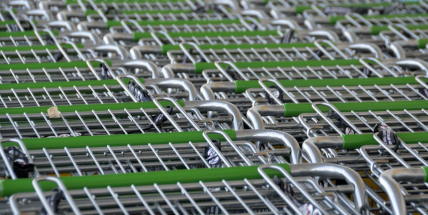 Inflace vyskočila na 16 procent, růst táhnou ceny bydlení a potravin