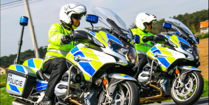 Burácení motorů, ve vzduchu vůně benzinu. Motorkáři vyjedou na společnou projížďku s policií