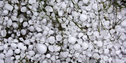 Na Příbramsko dorazily bouřky, očekávejte dvoucentimetrové kroupy, varují meteorologové