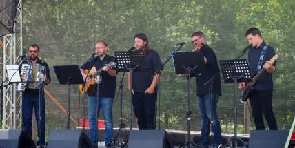 Písněmi Karla Kryla uctí v Památníku Vojna oběti komunistického režimu