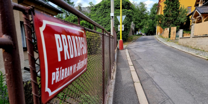 Stavbaři začnou opravovat Prokopskou ulici, komunikace a chodníky by měly získat svoji původní historickou podobu