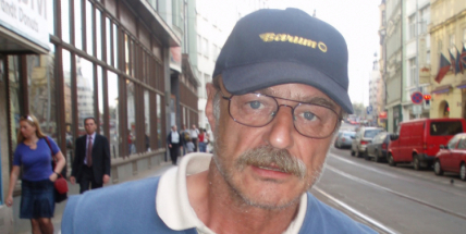 Pavel Nový hraje ve studentském snímku upozorňujícím na osamocenost seniorů