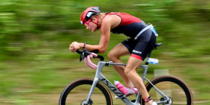 V Příbrami se pojede o tituly v olympijském triatlonu. Zvítězí Jan Volár počtvrté v řadě?