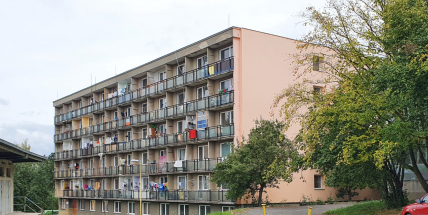 Chci se odstěhovat, říká v rozhovoru účastnice konfliktu u příbramské ubytovny