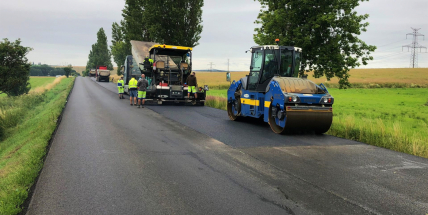 Stavbaři na víkend odstraní dopravní omezení na silnici I/4 na Příbramsku
