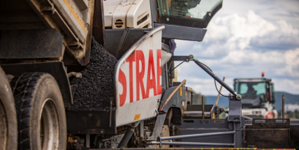 S údržbou silnic po zimě pomůže firma Strabag