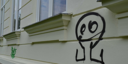 Dobříš nabízí 10 000 Kč za pomoc při dopadení sprejera