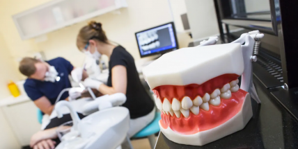 Dostupnost lékařů se ve středních Čechách liší, na hranicích s kraji chybí zubaři