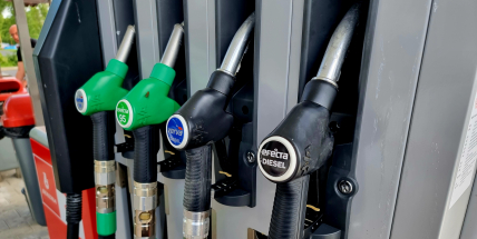 Paliva ve Středočeském kraji od minulého týdne opět mírně zlevnila