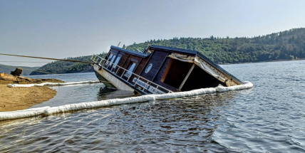 Na Orlické přehradě šel opět ke dnu hausbót