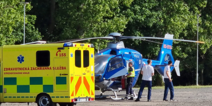 Žena v Příbrami vyskočila z okna ve čtvrtém patře, na místě zemřela