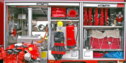 Ve středních Čechách dnes v noci shořela dvě auta, škoda dosáhla několik milionů