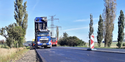 Řidiči si oddychnou, opravovaná část Strakonické se zítra otevře