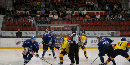 Přátelské utkání Kladna s Českými Budějovicemi v Příbrami skončilo 7:2. Na stadion dorazil i Jaromír Jágr