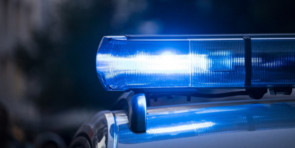 Cyklistka po nehodě s autem ujela, předtím řidiče vulgárně urážela